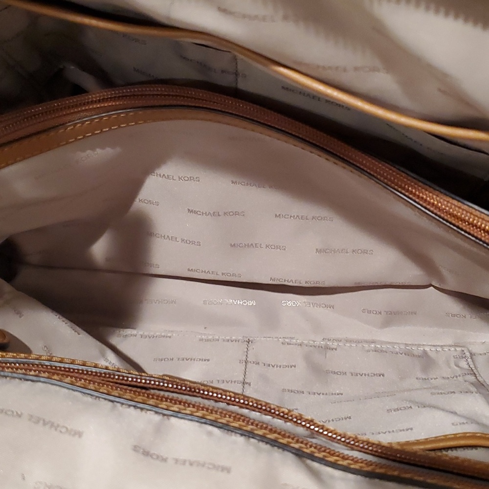 Michael Kors Riley Bag - Picture 8 of 12